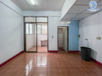 *****ทาวน์เฮ้าส์มือสองย่านนนทบุรี ม.ซอยเรวดี57 ติวานนท์ หลังมุม! เนื้อที่ 16 ตร.ว. ฟังก์ชัน 2 ห้องนอน 2 ห้องน้ำ 1 ที่จอดรถ บนทำเลเชื่อมต่อทุกการเดินทาง เพียงไม่ถึง 7 นาที ก็ถึงรถไฟฟ้าสายสีม่วง "สถานีบางกระสอ" และจุดขึ้นทางด่วน "ศรีรัช" จองเลย!